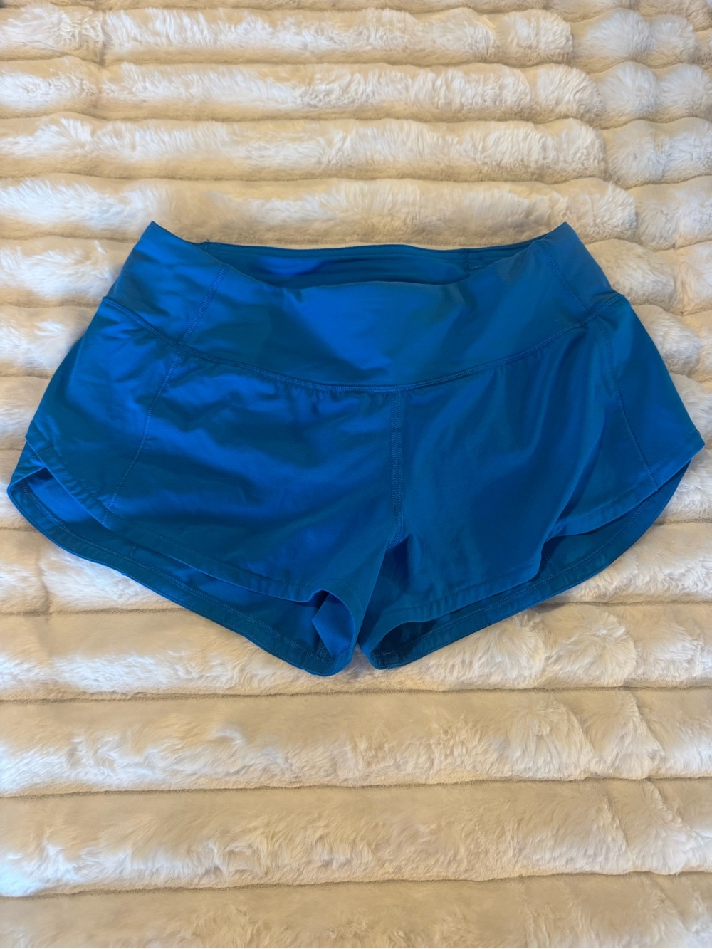 AUTHENTIC LULULEMON. Speed up shorts. 2.5” inseam. Size 2